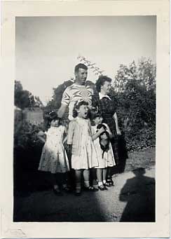 Keith & Evelyn, Gaye (screaming!), Janis & Jenice - c.1955